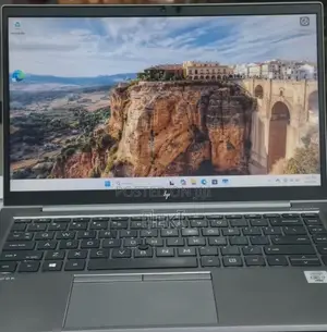 New Laptop HP ZBook Firefly 14 G7 16GB Intel Core i7 SSD 512GB