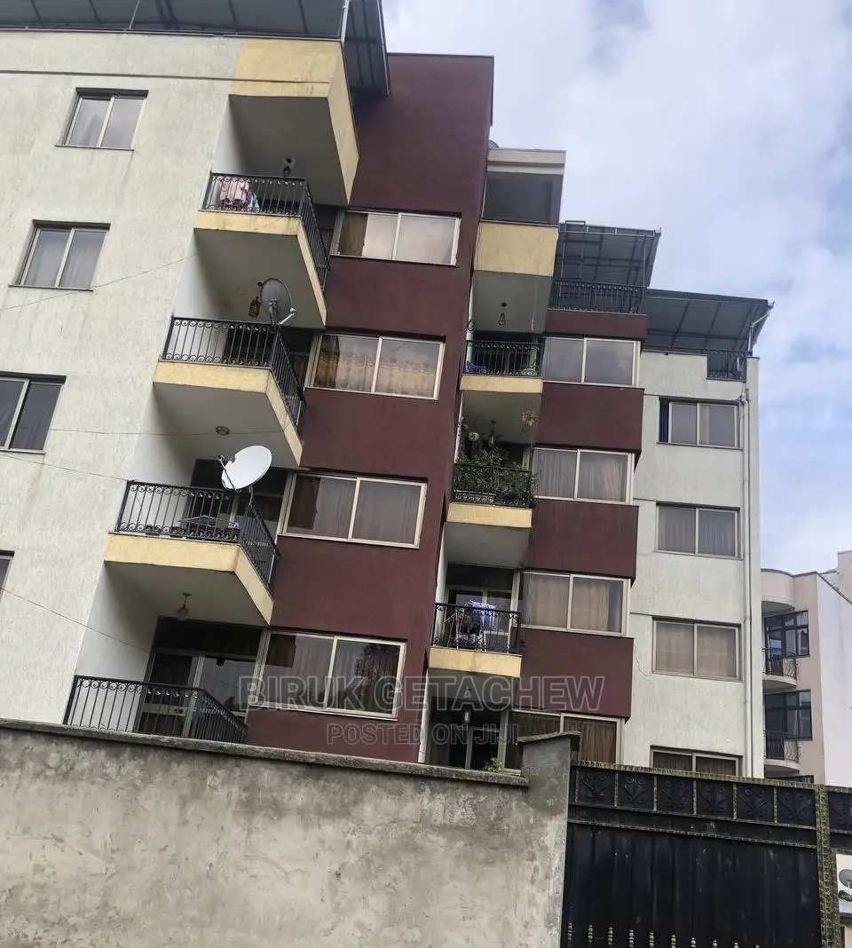 3bdrm Apartment in Yeka for sale