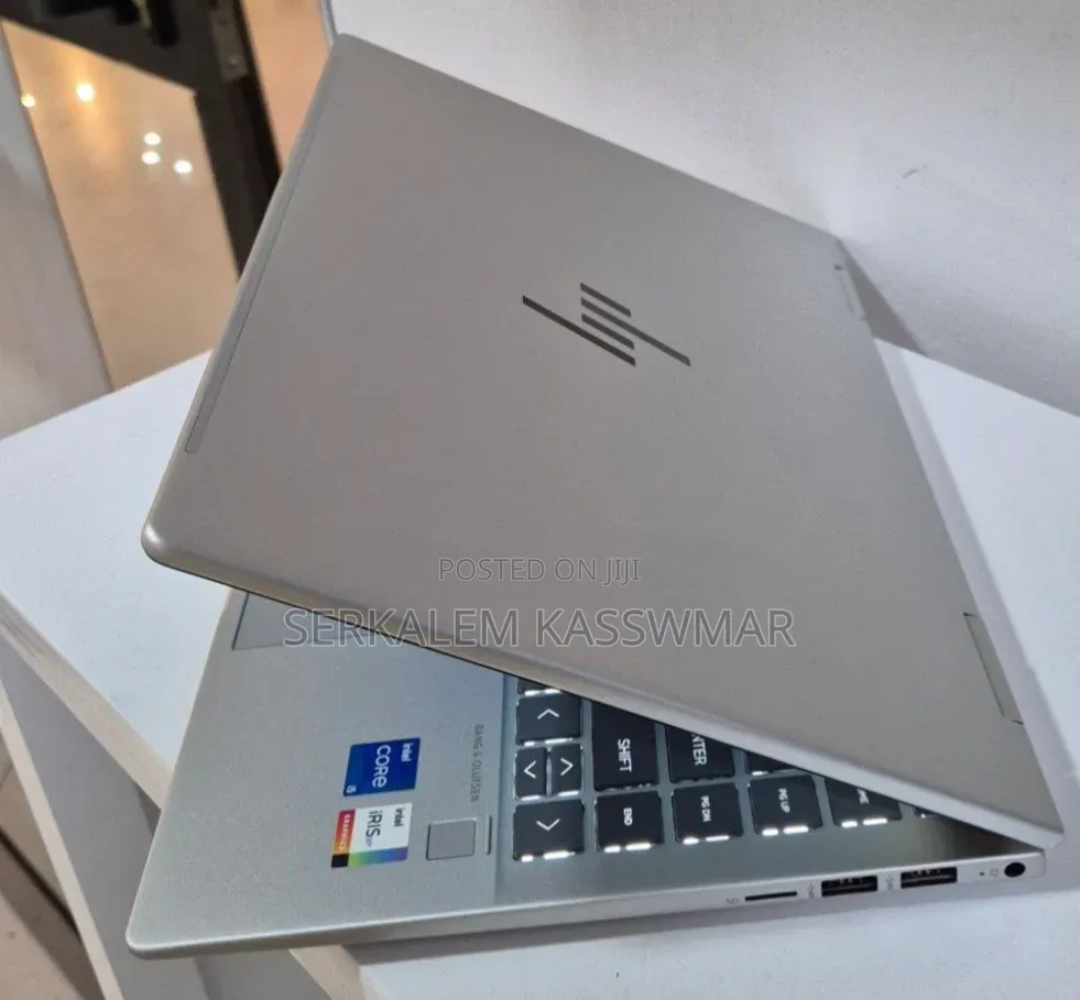 New Laptop HP Envy X360 8GB Intel Core i5 SSD 512GB
