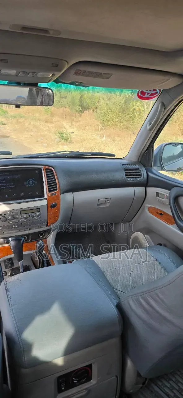 Toyota Land Cruiser 2003 Gray