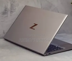 New Laptop HP ZBook Firefly G8 16GB Intel Core i7 SSD 512GB