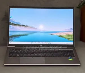 New Laptop HP ZBook Firefly G8 16GB Intel Core i7 SSD 512GB