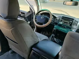 Toyota Land Cruiser 2010 White