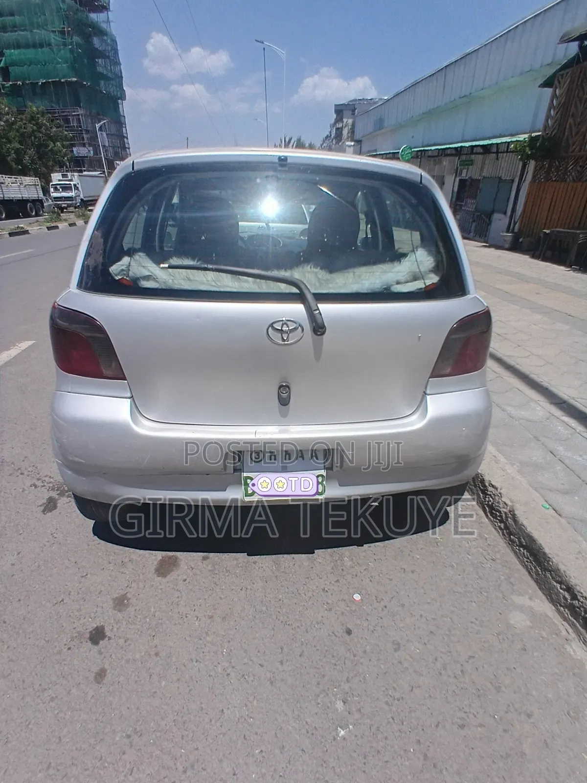 Toyota Vitz 2002 Silver