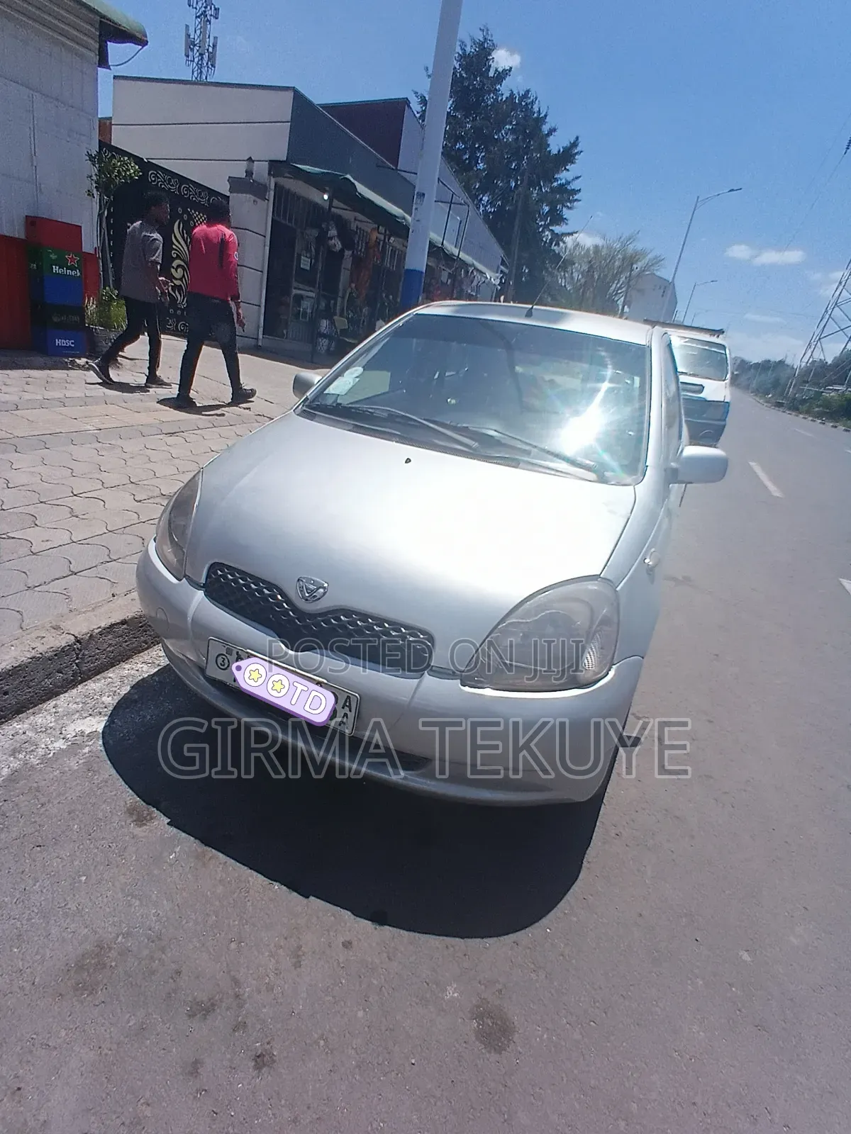 Toyota Vitz 2002 Silver