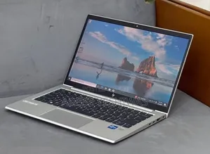 New Laptop HP EliteBook 830 G8 16GB Intel Core i7 SSD 512GB