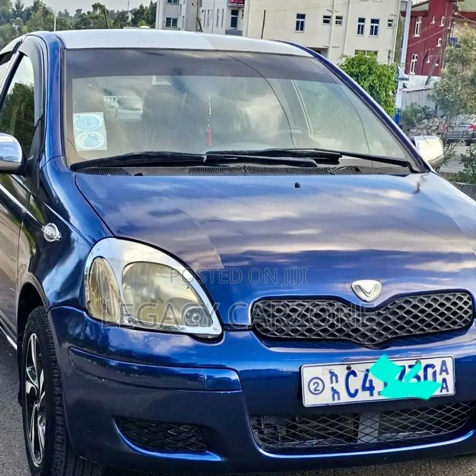 Toyota Vitz 2004 Blue