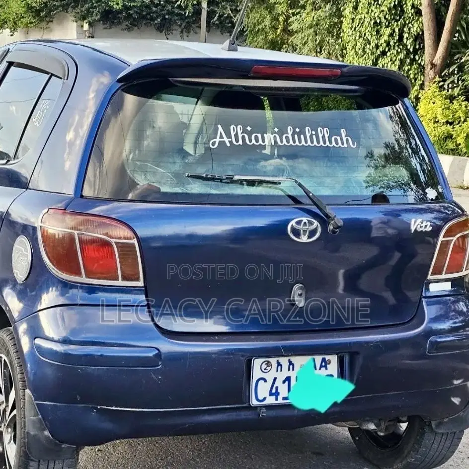 Toyota Vitz 2004 Blue