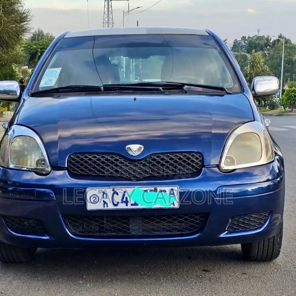 Toyota Vitz 2004 Blue