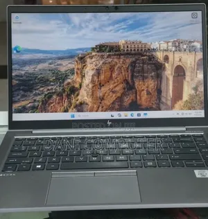 New Laptop HP ZBook Firefly 14 G7 16GB Intel Core i7 SSD 512GB