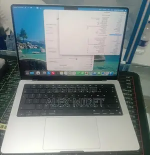 New Laptop Apple MacBook 32GB Apple M1 Pro SSD 512GB