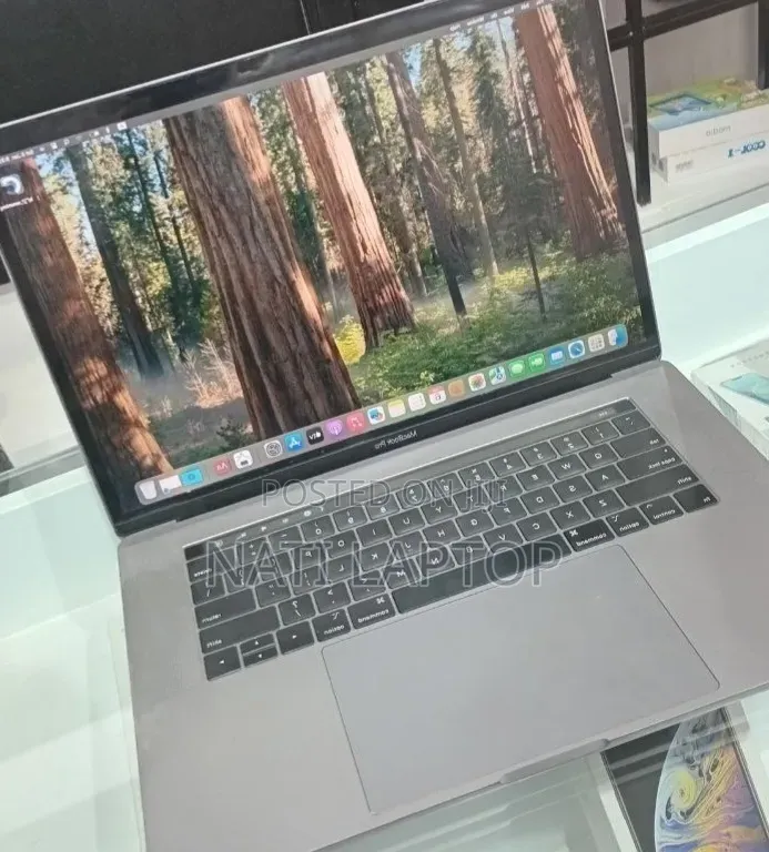 New Laptop Apple MacBook Pro 2019 32GB Intel Core i9 SSD 512GB