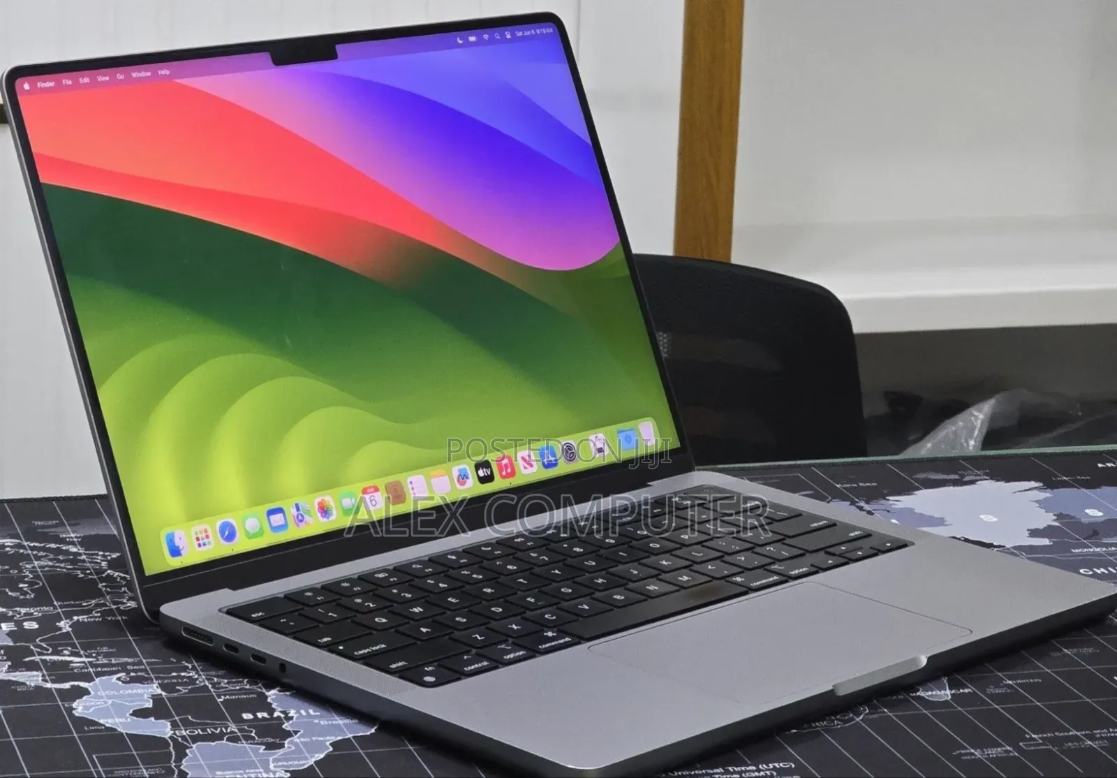 New Laptop Apple MacBook Air 2024 M3 8GB Apple M3 SSD 512GB
