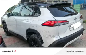 Toyota Corolla Cross Hybrid 2023 White