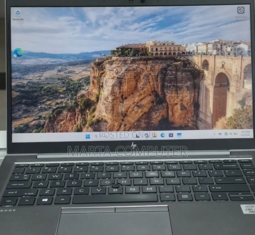 New Laptop HP ZBook Firefly 14 G7 16GB Intel Core i7 SSD 512GB