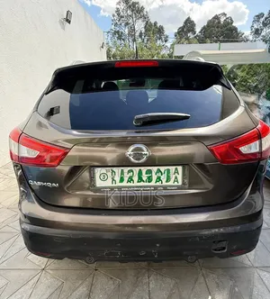 Nissan Qashqai 2017 Brown
