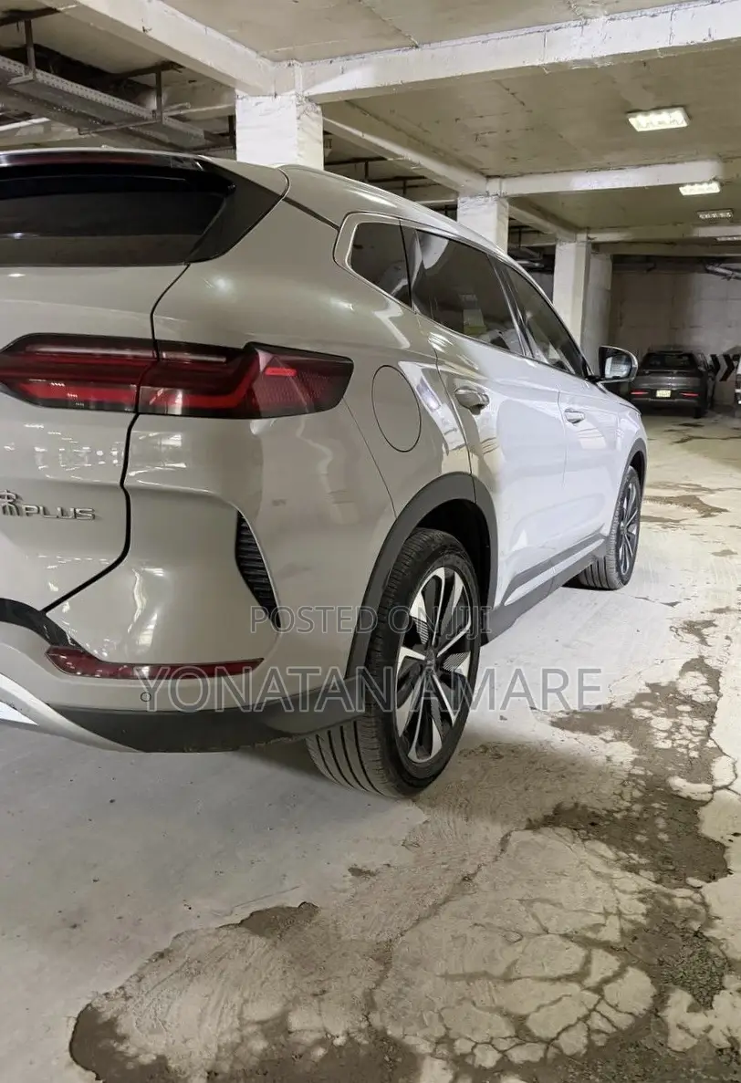 BYD Song Plus 2025 White