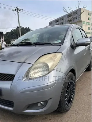 Toyota Yaris 2009 Gray