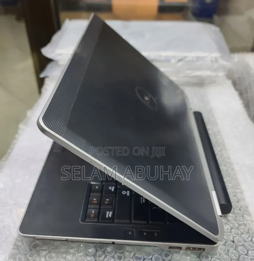 Laptop Dell Latitude 5310 4GB Intel Core i5 HDD 500GB