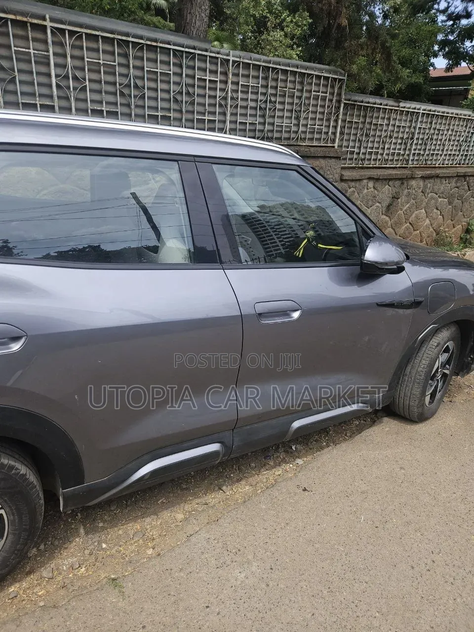 BYD E2 43 kWh 94 hp FWD 2024 Gray