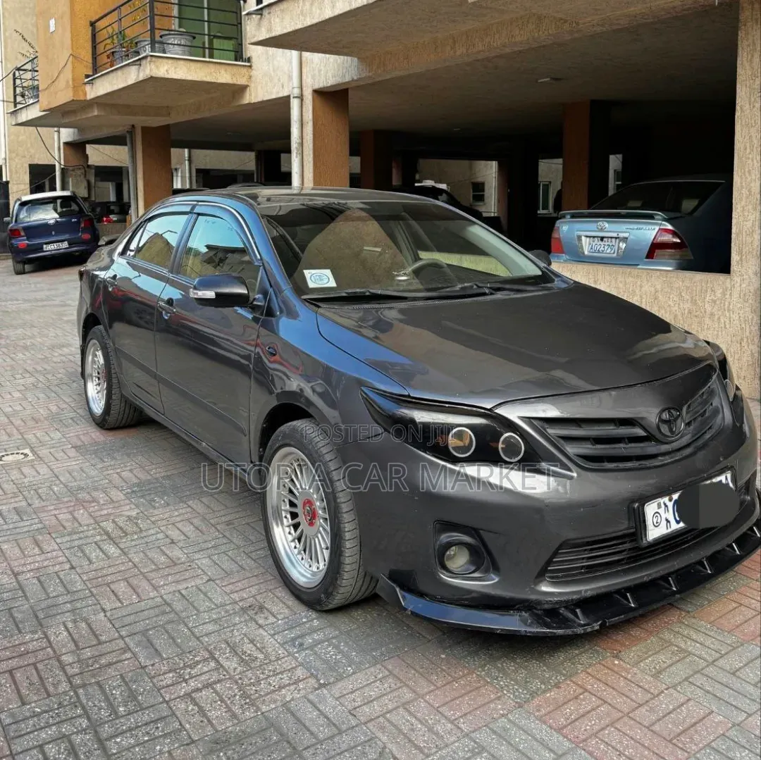 Toyota Corolla 2012 Gray
