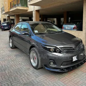 Toyota Corolla 2012 Gray
