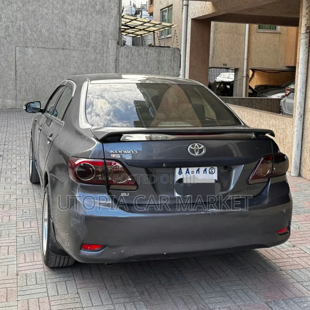 Toyota Corolla 2012 Gray
