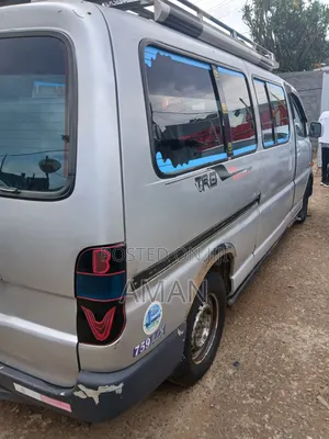 Toyota HiAce 2004 Silver