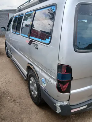 Toyota HiAce 2004 Silver