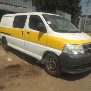 Toyota HiAce 2009 White