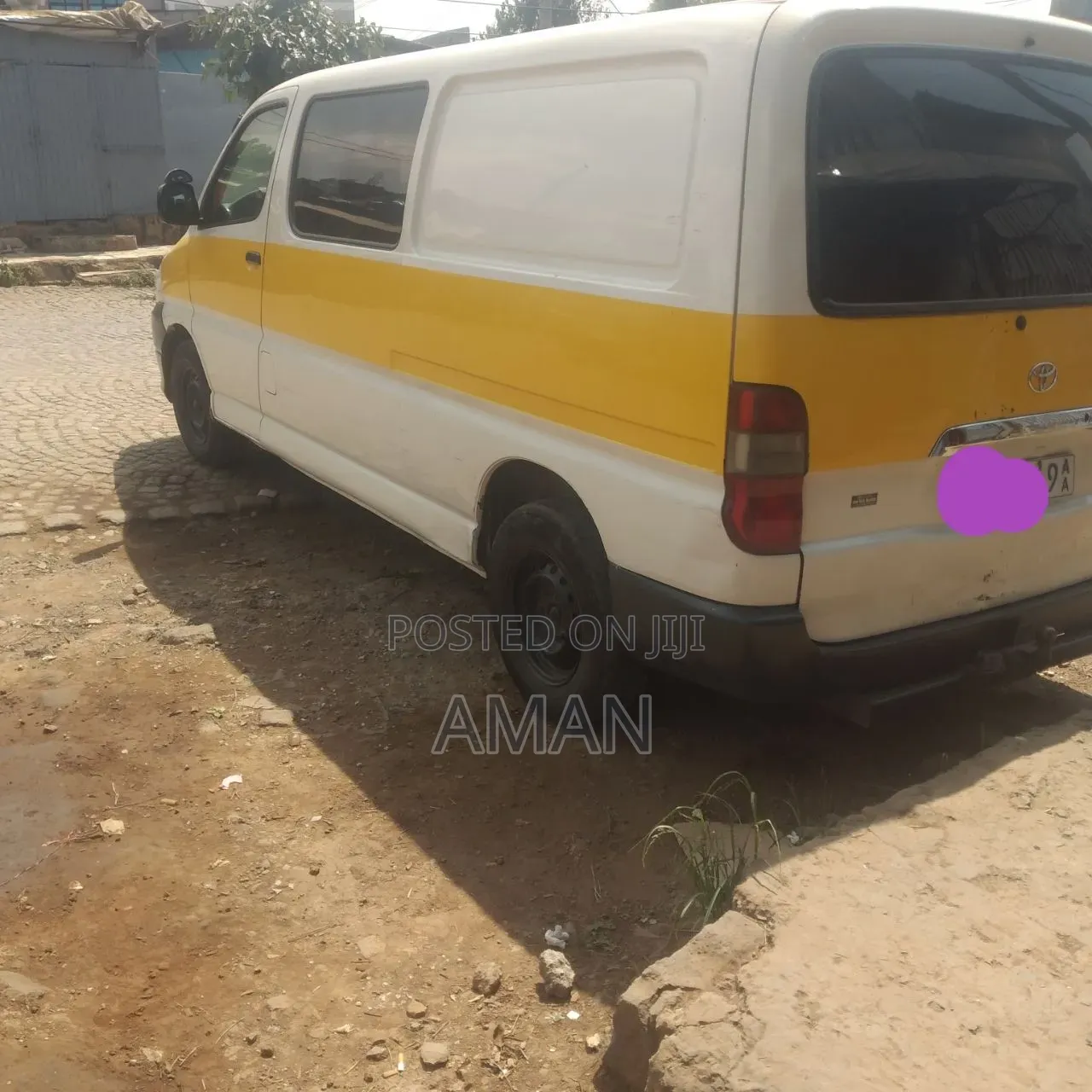 Toyota HiAce 2009 White
