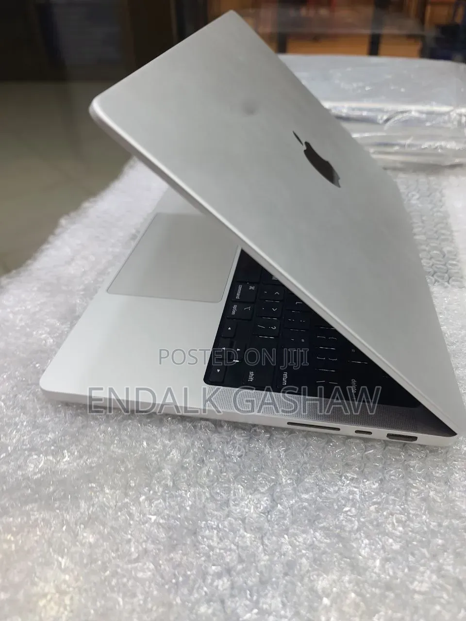 New Laptop Apple MacBook Pro 2021 M1 16GB Apple M1 SSD 512GB