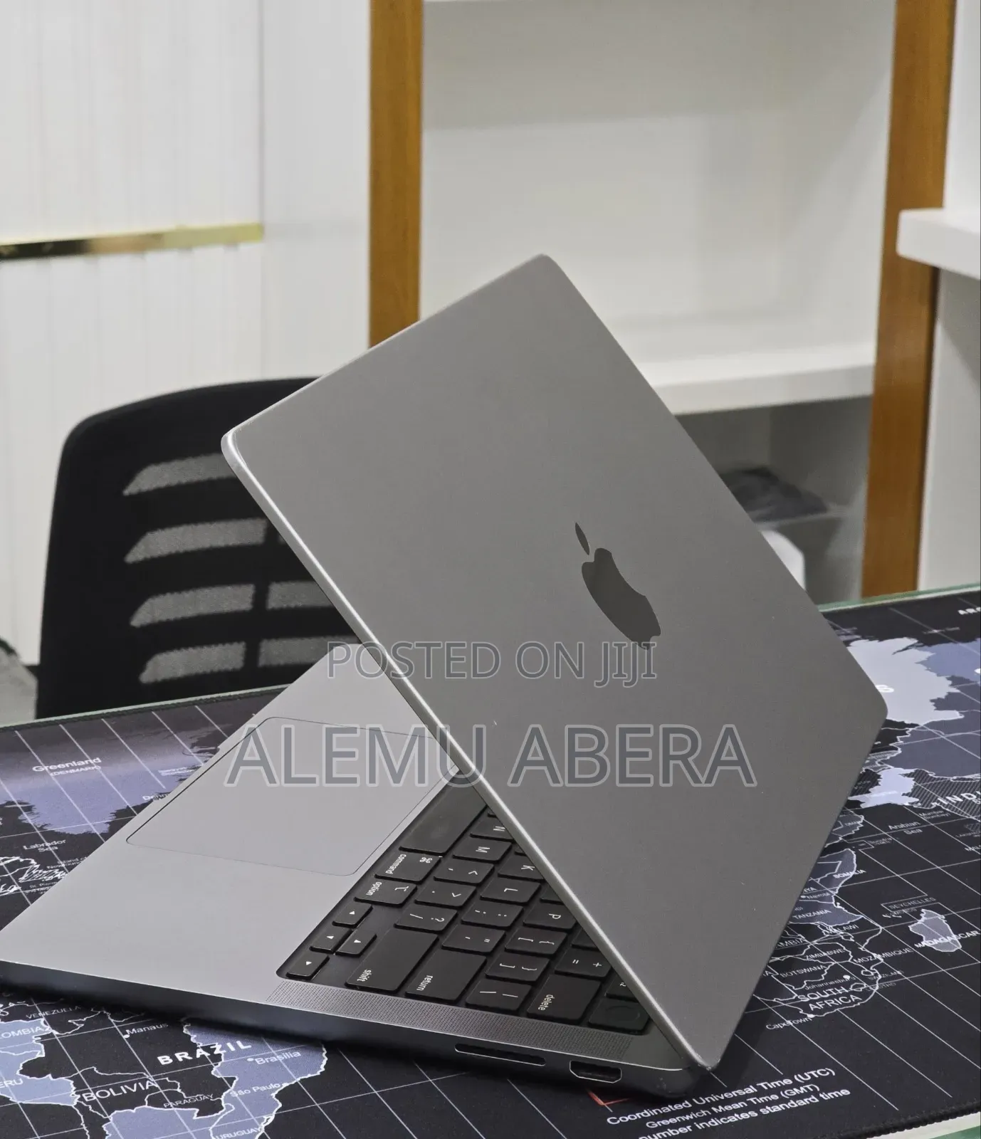 New Laptop Apple MacBook Pro 2023 M3 8GB Apple M3 Pro SSD 512GB