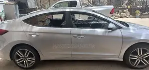 Hyundai Avante 2017 Silver