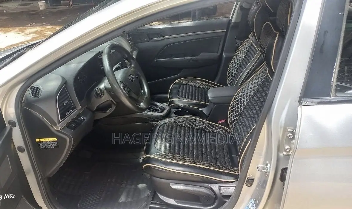 Hyundai Avante 2017 Silver