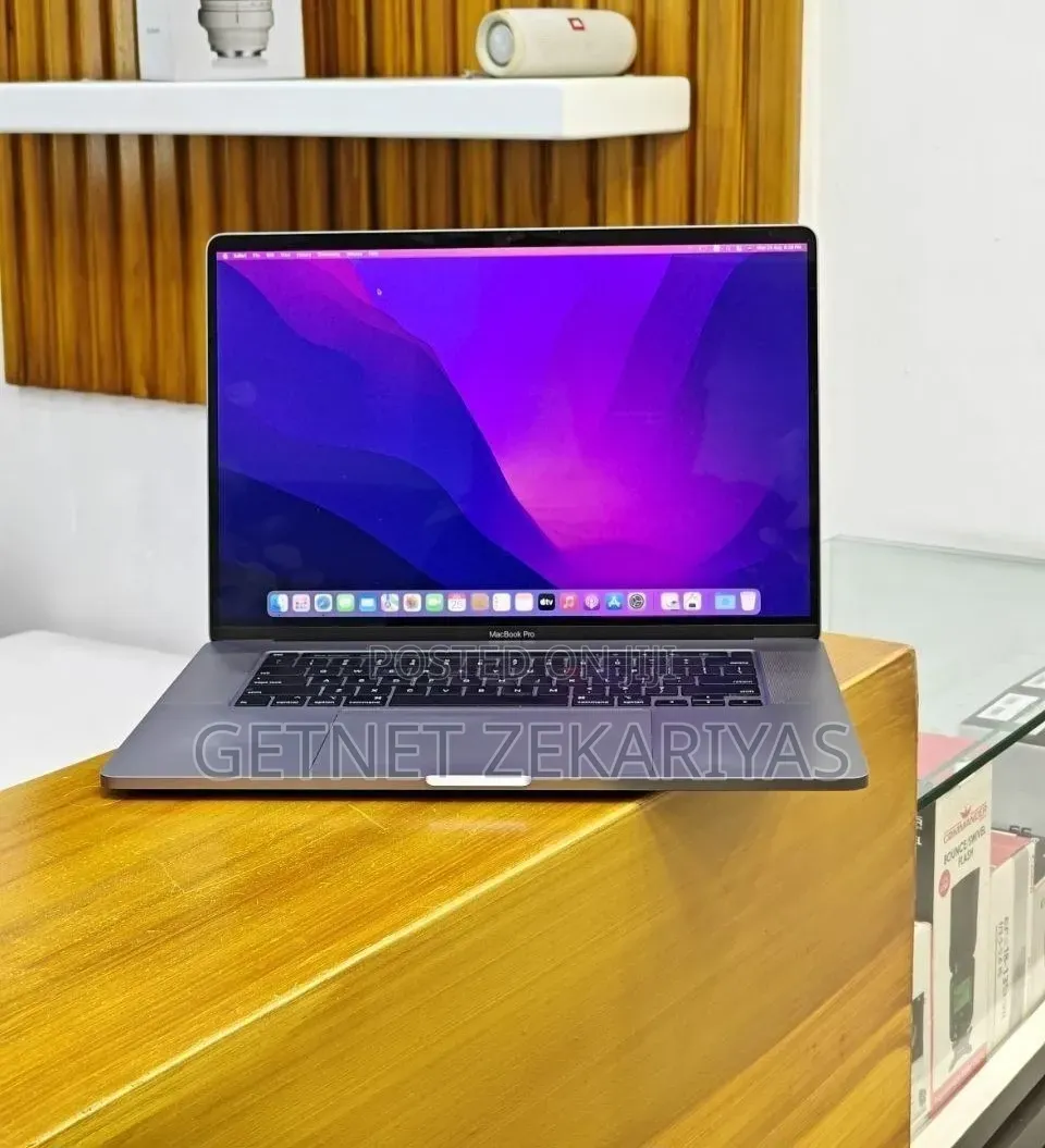 New Laptop Apple MacBook Pro 2018 32GB Intel Core i9 SSD 2T