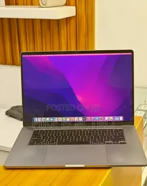 Laptop Apple MacBook Pro 2018 32GB Intel Core i9 SSD 2T