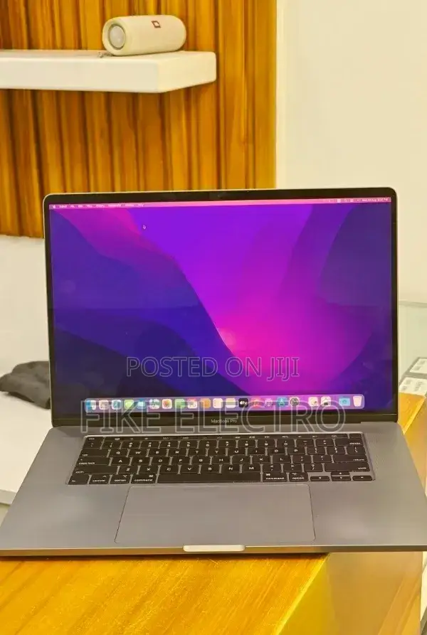 Laptop Apple MacBook Pro 2018 32GB Intel Core i9 SSD 2T