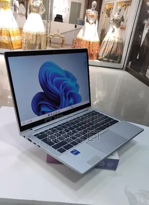 New Laptop HP EliteBook 830 G8 16GB Intel Core i5 SSD 512GB