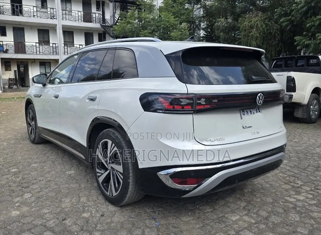 Volkswagen ID.6 2024 White