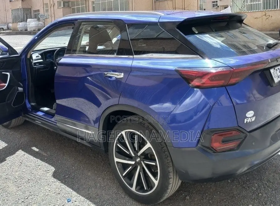 Bestune T77 1.2 FWD 2022 Blue