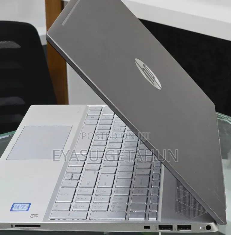 New Laptop HP Pavilion 15 8GB Intel Core i7 SSD 256GB