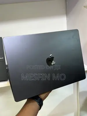 New Laptop Apple MacBook Pro 2025 M5 16GB Apple M5 Pro SSD 1T