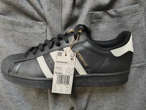 Adidas Superstar