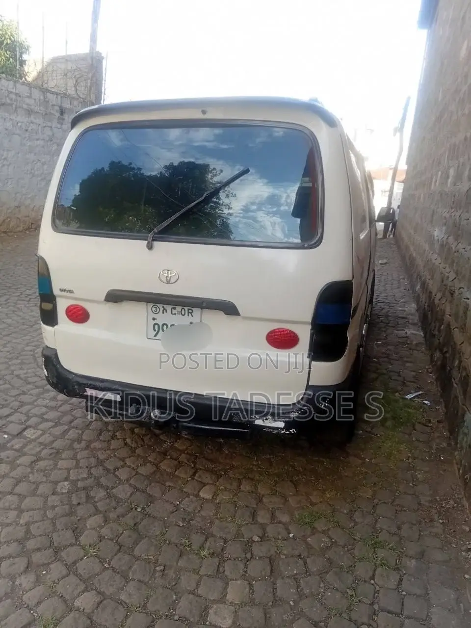 Toyota HiAce 2009 White