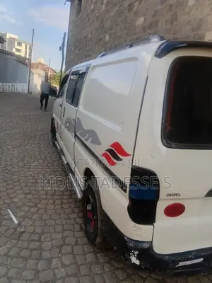Toyota HiAce 2009 White