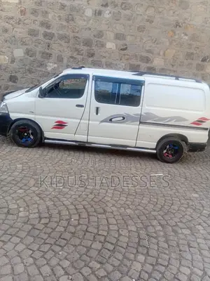 Toyota HiAce 2009 White