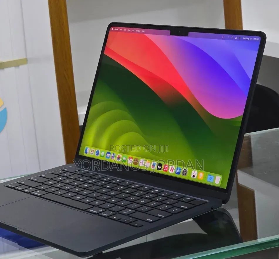 New Laptop Apple MacBook Air 2025 M4 16GB Apple M4 SSD 256GB