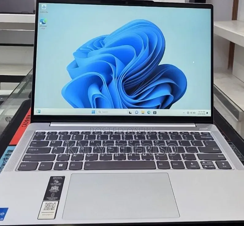 New Laptop Lenovo ThinkPad Yoga 16GB Intel Core i7 SSD 512GB