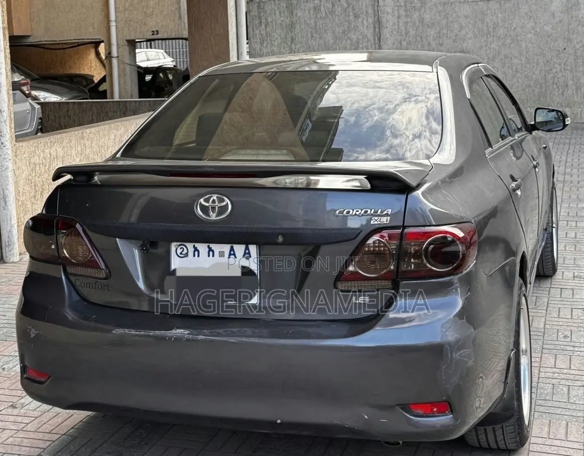 Toyota Corolla 2012 Black